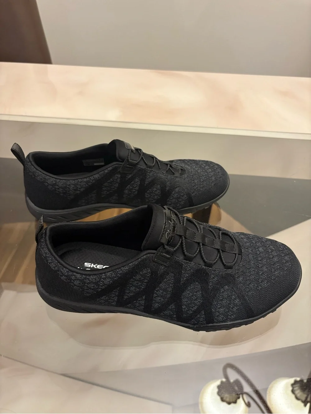 Skechers Air-Cooled Memory Foam Relaxed Fit Black Shoes Sneakers Size 8.5